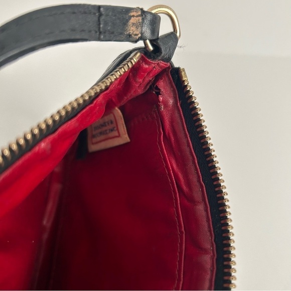 Vintage Dooney & Bourke Pebbled Leather Wristlet - Picture 3 of 7